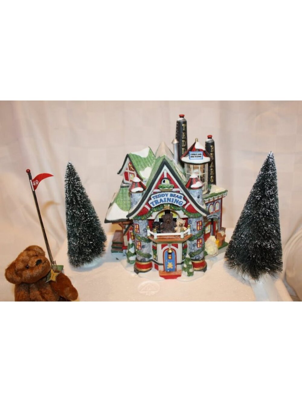 Dept 56 North Pole - Teddy Bear Training Center